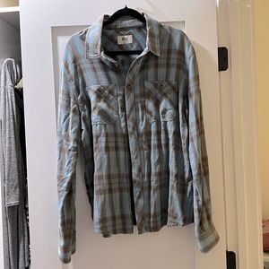Men’s lighting bolt plaid flannel